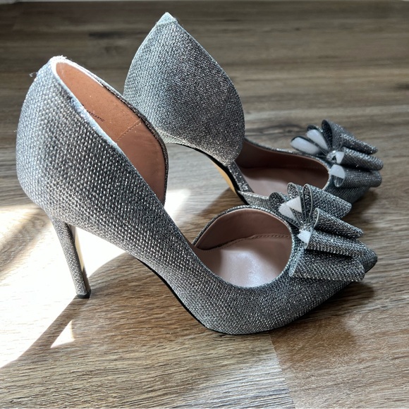 Betsey Johnson Women's PRINCE d'Orsay Pump - Picture 4 of 7